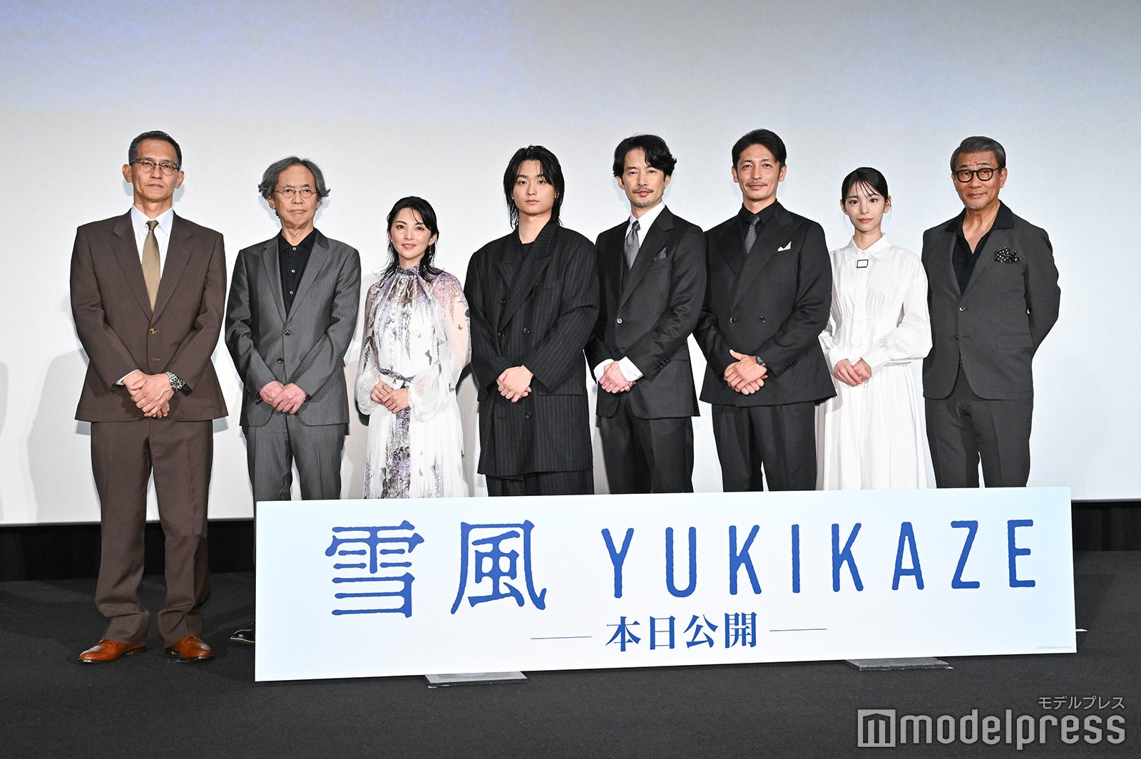 （左より）山田敏久監督、長谷川康夫氏、田中麗奈、奥平大兼、竹野内豊、玉木宏、當真あみ、中井貴一（C）モデルプレス