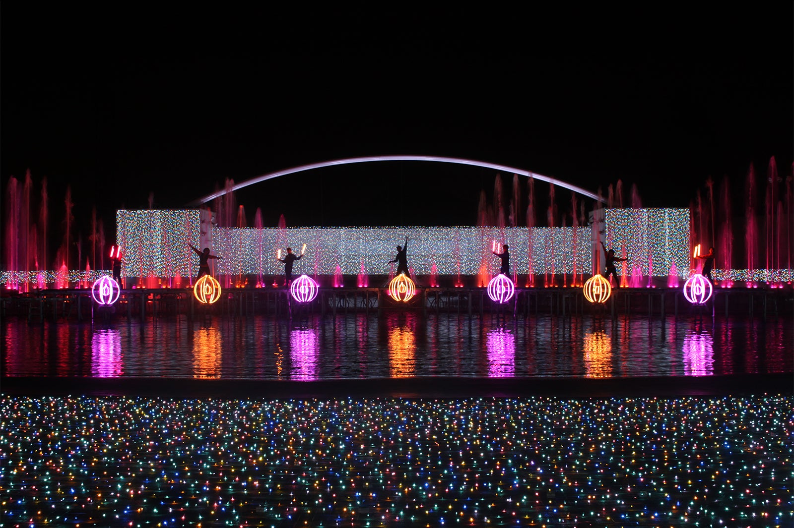 光と影のダンスショー！シルエット／画像提供：よみうりランド