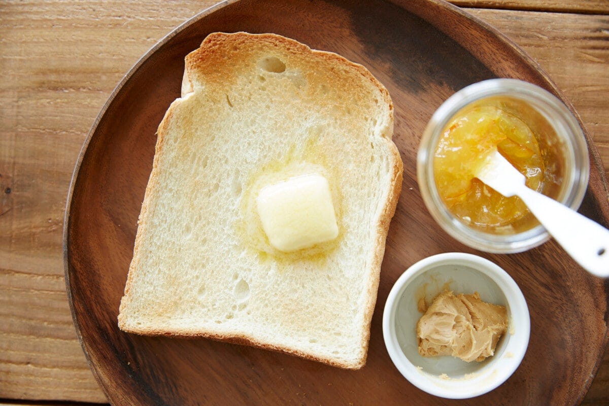 手軽なトーストも、毎朝続けることは避けた方がいい