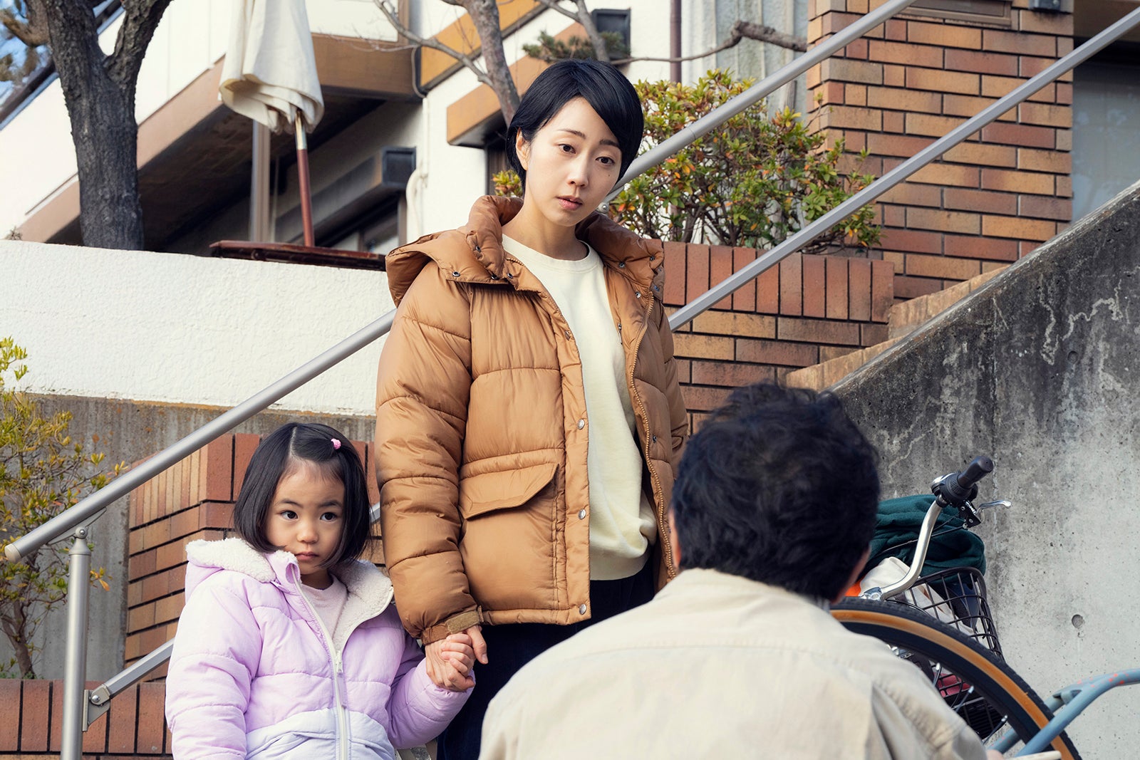 原春奈、木南晴夏「ホットスポット」第4話（C）日本テレビ