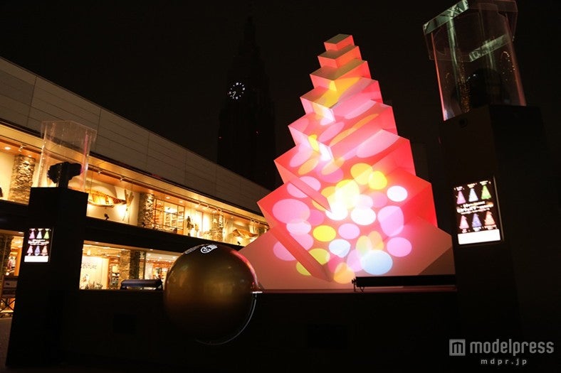 新宿サザンテラス広場のオブジェ（イメージ）／画像提供：新宿テラスシティ<br>
