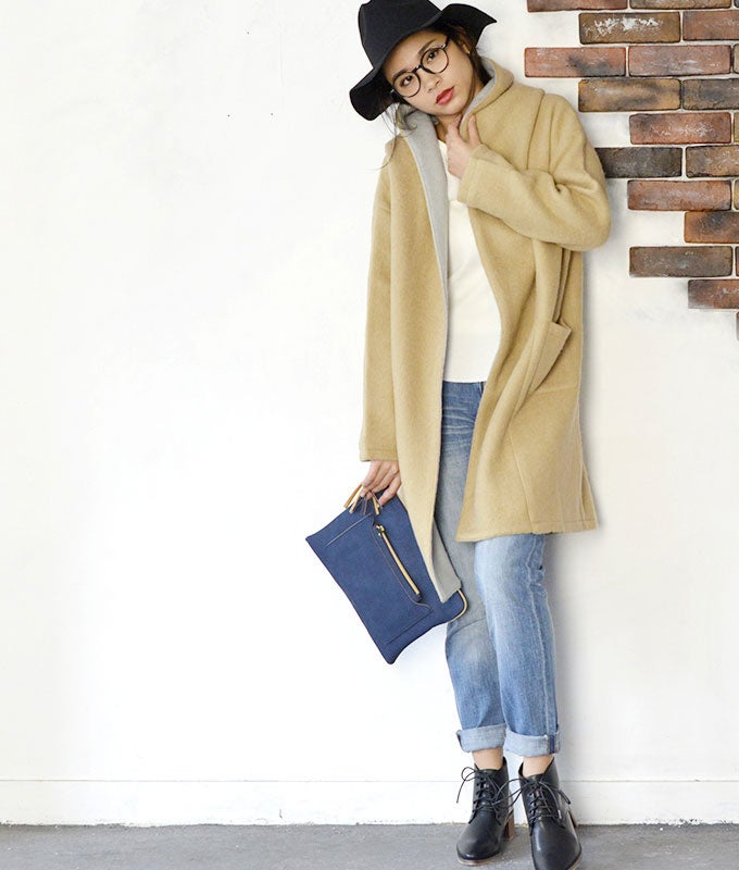 ふわふわ手触りバイカラートッパーコート「coca」6,990円（税込）／画像提供：coca