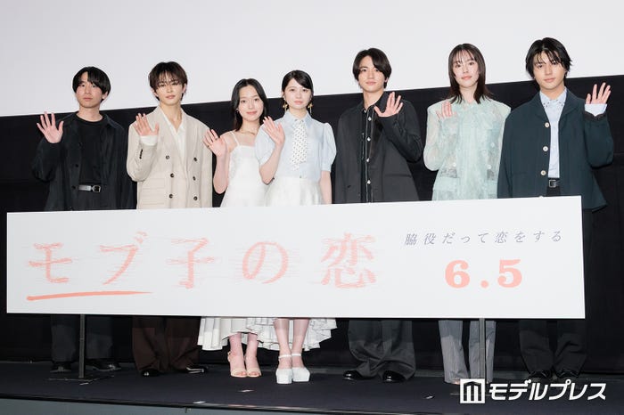 風間太樹監督、草川拓弥、早瀬憩、桜田ひより、木戸大聖、唐田えりか、荒木飛羽(C)モデルプレス