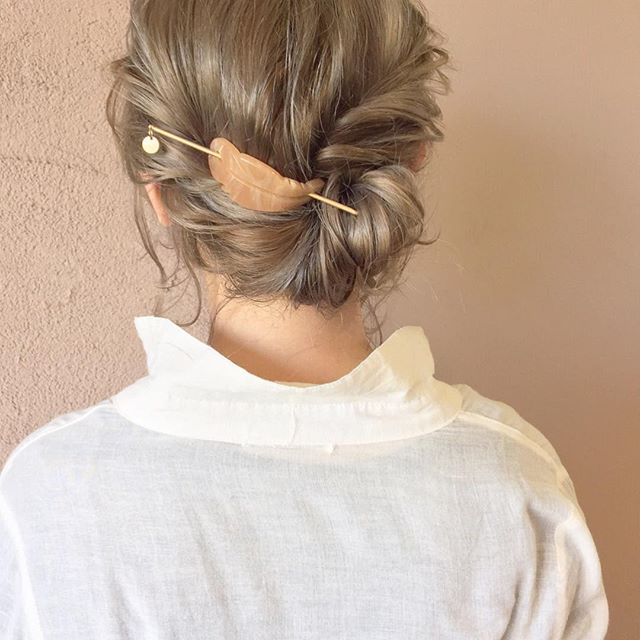 30代女性向けミディアムヘアの簡単ヘアアレンジ集 忙しい毎日でもサッと綺麗に モデルプレス 30代女性向けミディアムヘアの簡単ヘアアレンジ集 忙しい毎日でもサッと綺麗に モデルプレス