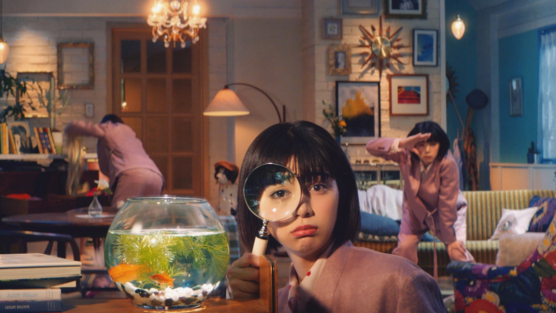 池田エライザ／「とろけると弁 自宅篇」より