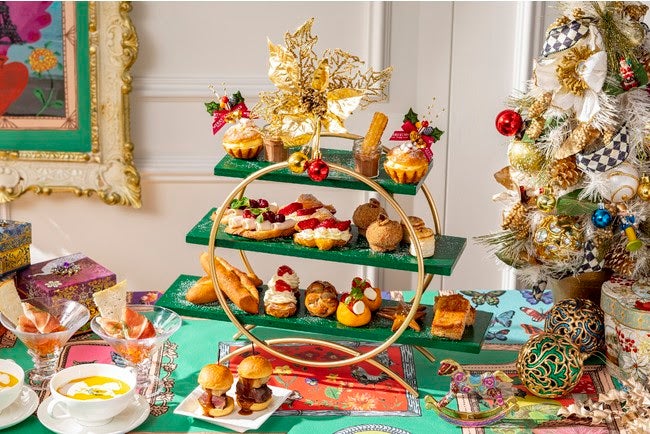 ヒルトン東京、パン好きに贈るクリスマスアフタヌーンティー 苺サンドやチュロスなど13種