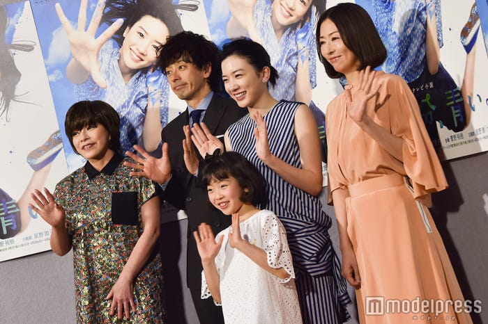 (左から)北川悦吏子氏、滝藤賢一、永野芽郁、松雪泰子、(中央)矢崎由紗 (C)モデルプレス