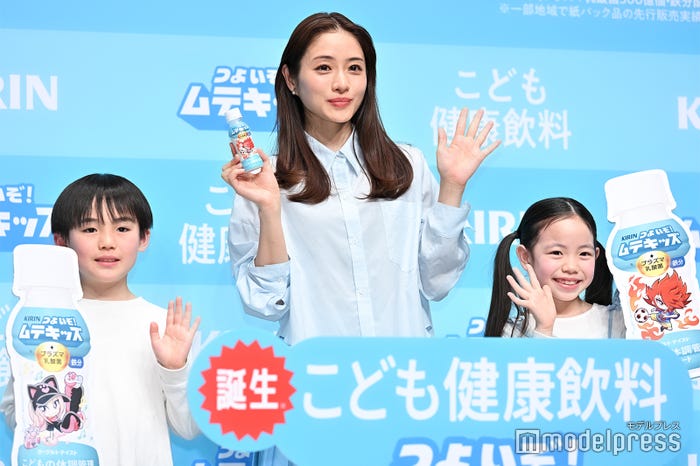 (中央)石原さとみ(C)モデルプレス