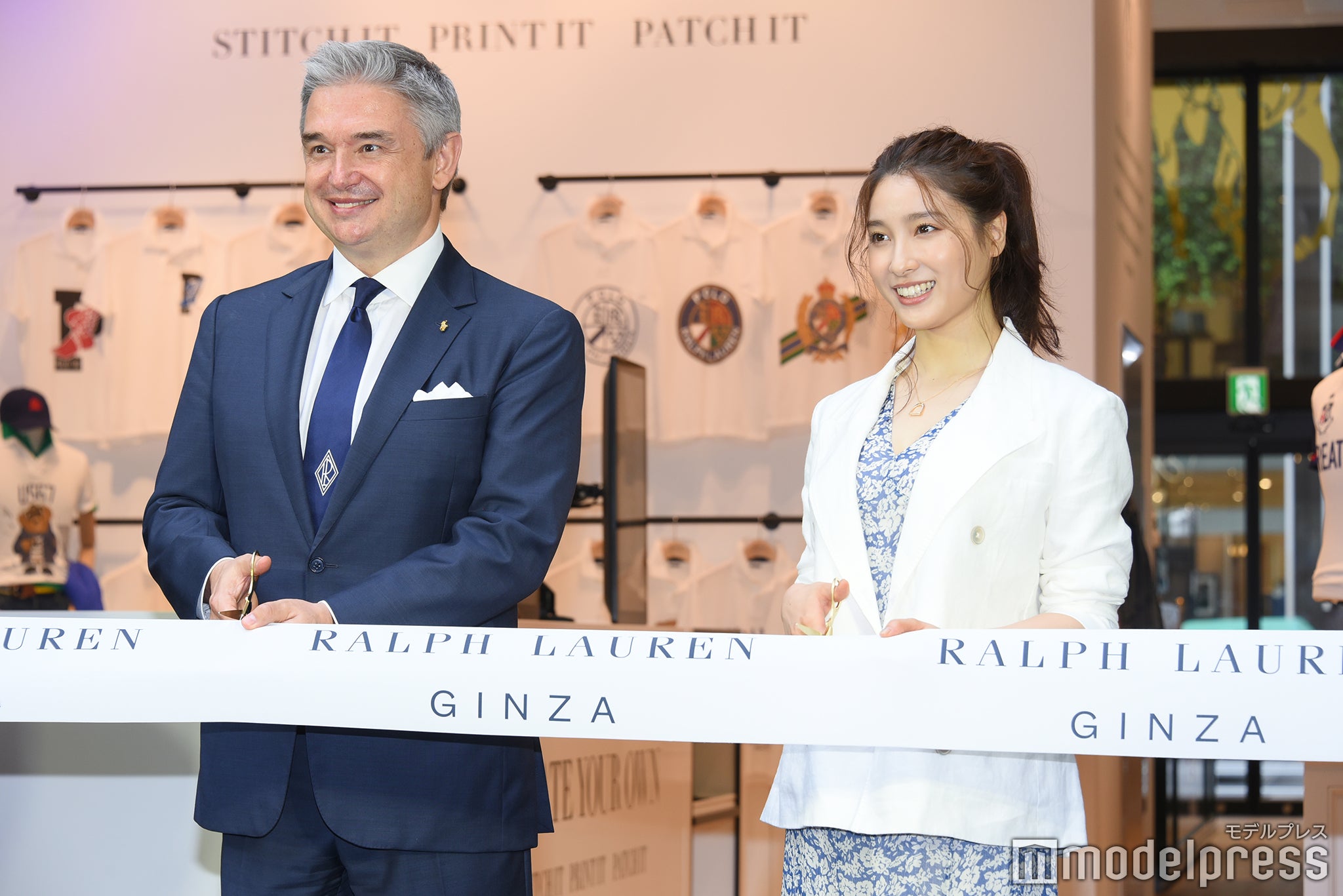 土屋太鳳（左）（C）モデルプレス