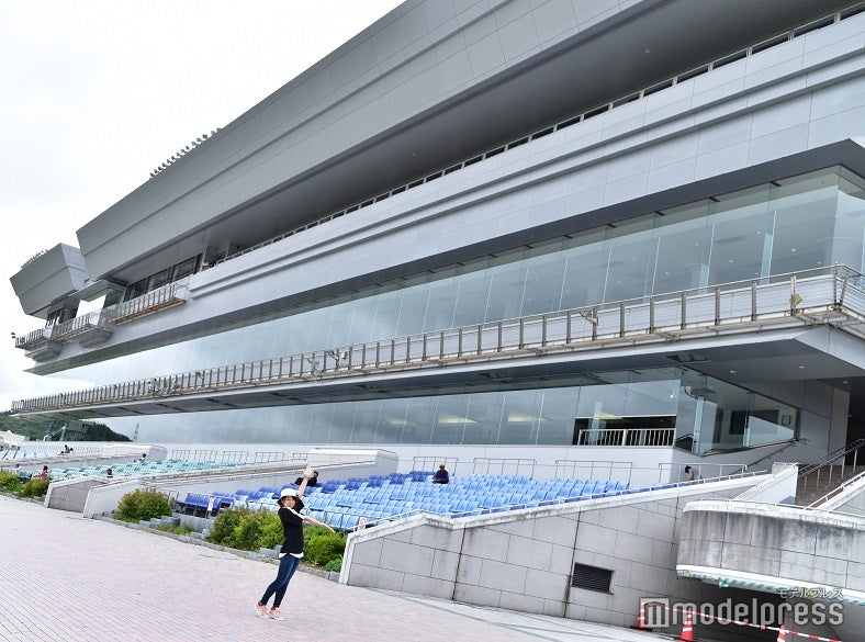 盛岡競馬場の壮大な観覧席