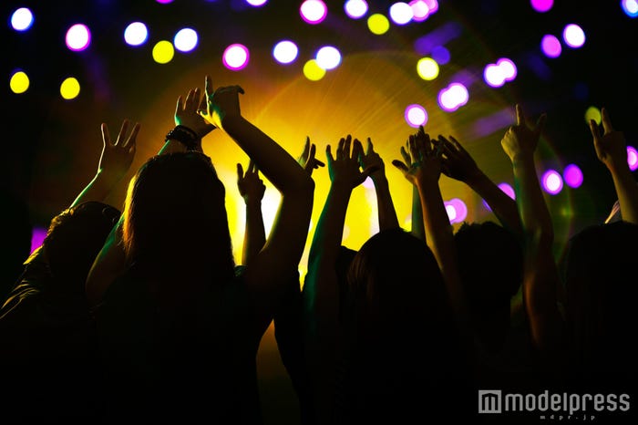 たくさんの男女が集まる場所に脚を運んでみて(Photo by XiXinXing)