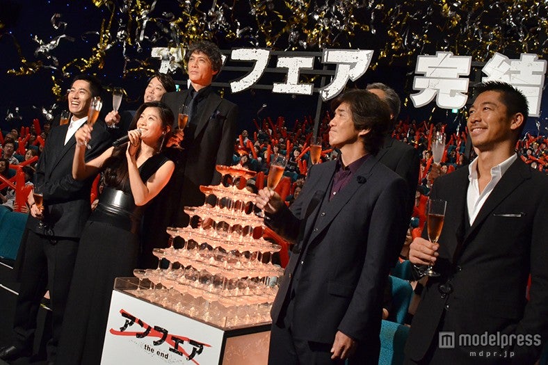 映画「アンフェア the end」初日舞台あいさつの様子