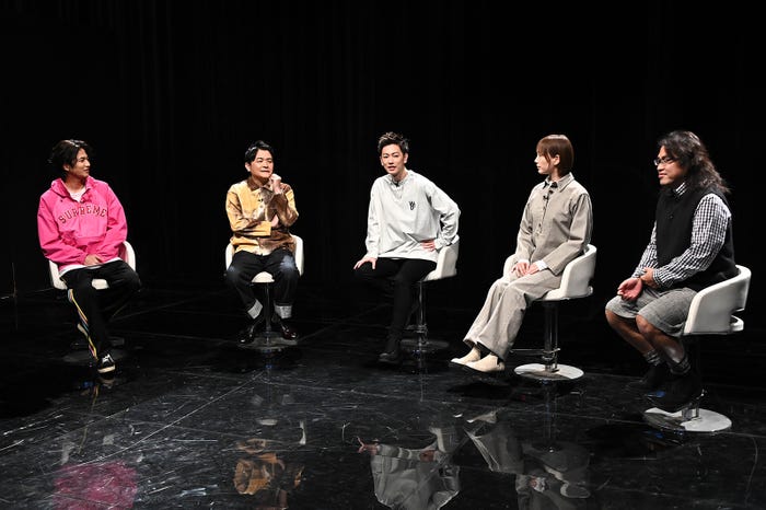 志尊淳、ノブ、佐藤健、本田翼、中岡創一(C)TBS