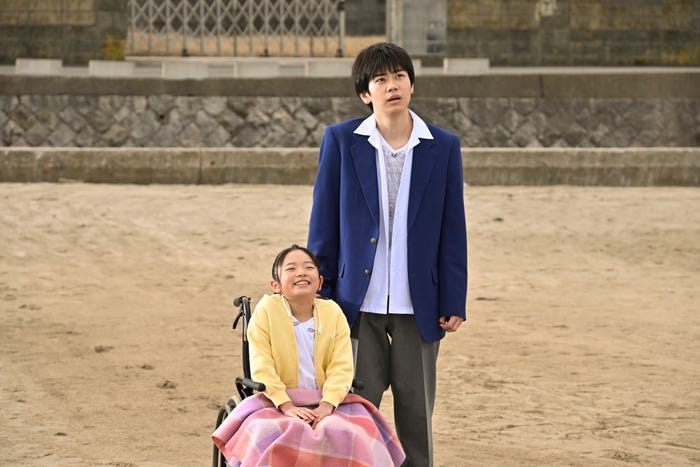 吉本実由、黒崎煌代「サバ缶、宇宙へ行く」第1話(C)フジテレビ