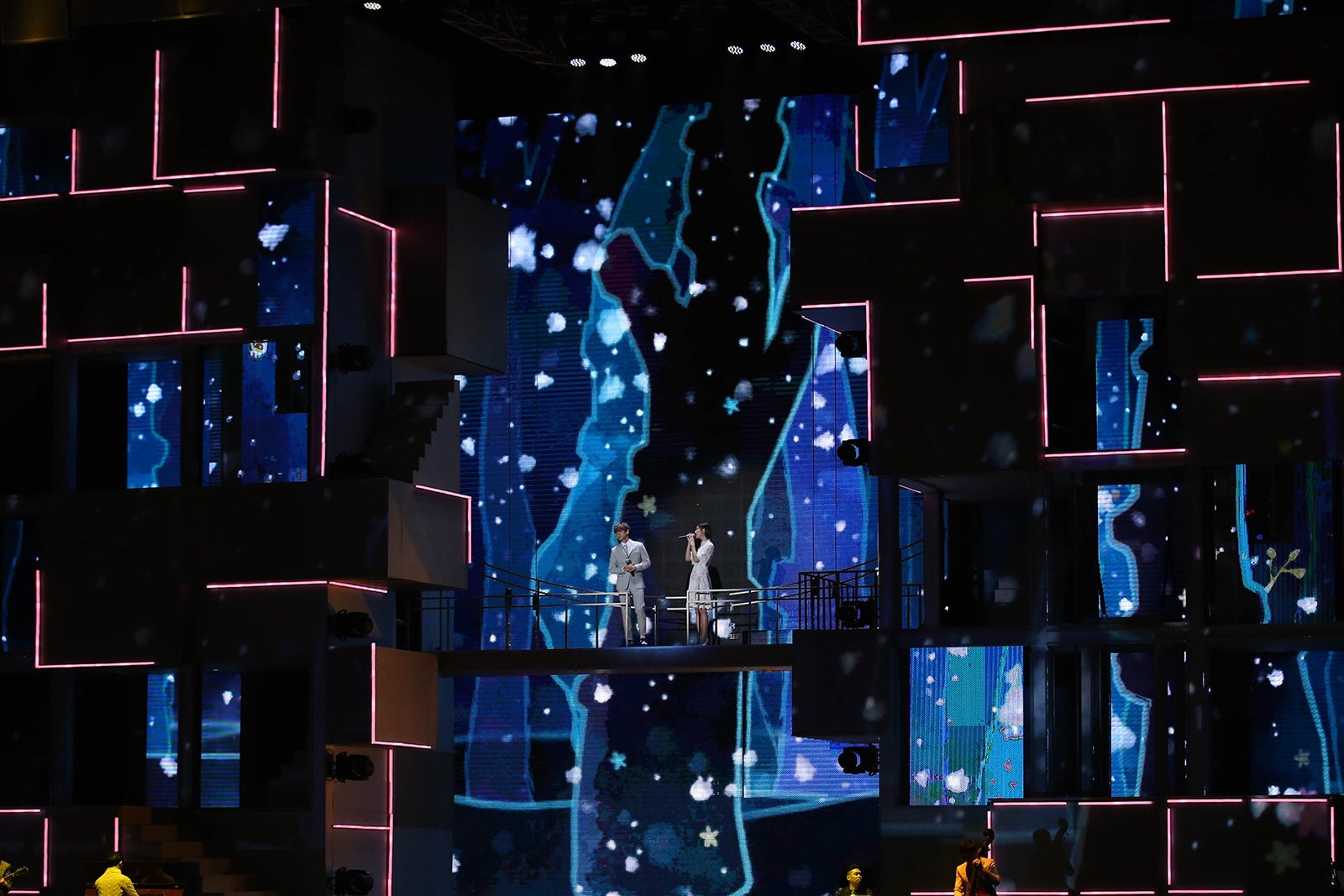 スジ、ベクヒョン（2016）（C）CJ ENM Co., Ltd, All Rights