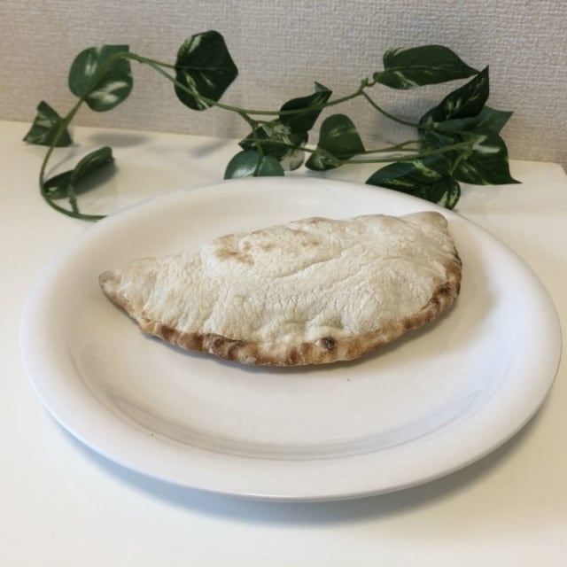 カルツォーネ4種のチーズ