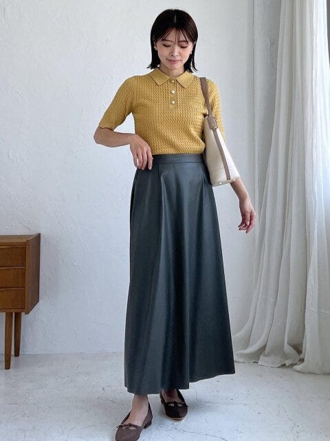 きれいめカジュアルコーデ 2025秋レザースカートきれいめカジュアルコーデ