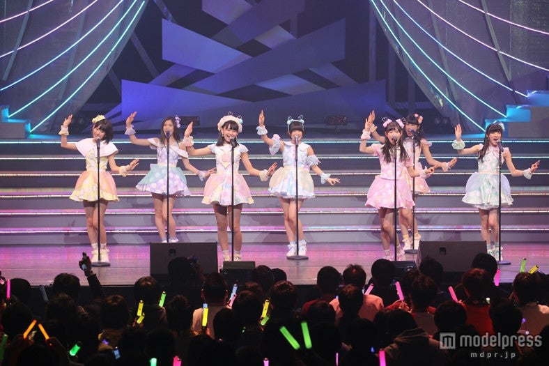 「スマイル神隠し」／（C）AKS