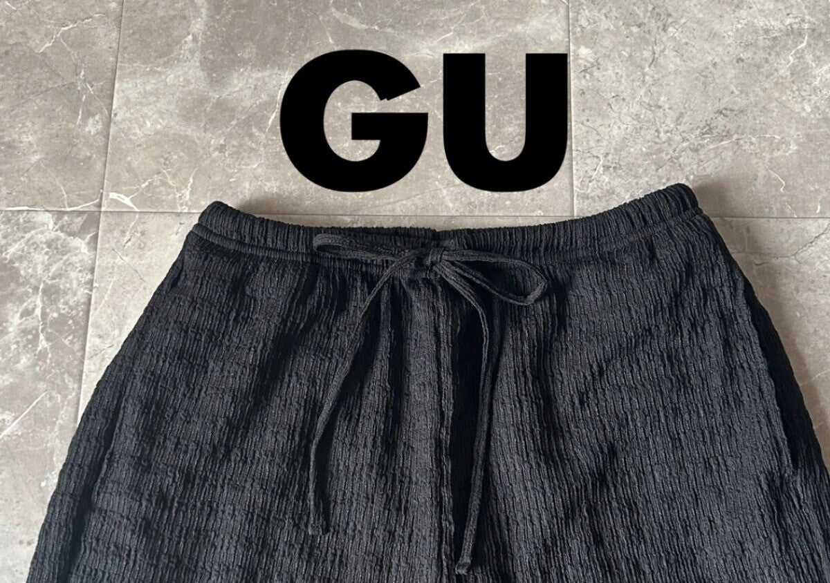 GUのイージーパンツがラクなのに美脚見え♡一度はいたら手放せない！優秀な黒パンツ6選
