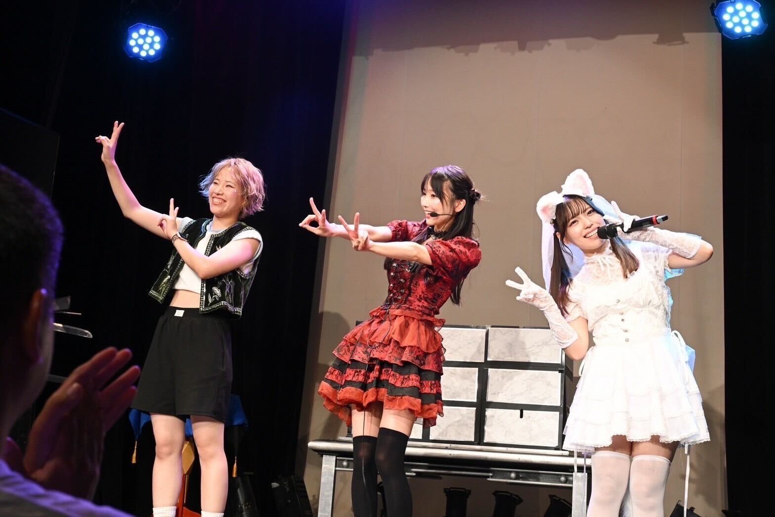 うー、吉沢朱音、岩田陽菜（提供写真）