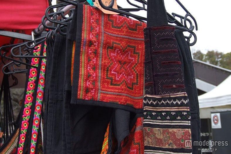 部屋にかざりたくなるものも／画像提供：タイフェア 