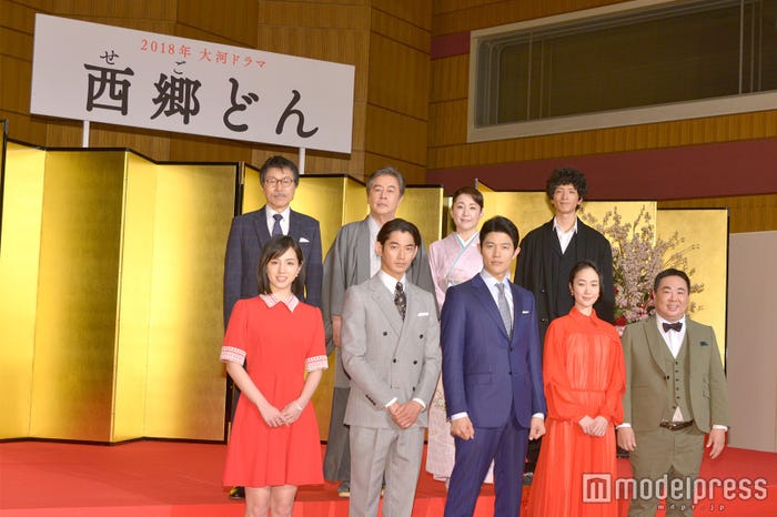 (上段)平田満、風間杜夫、松坂慶子、渡部豪太(下段)桜庭ななみ、瑛太、鈴木亮平、黒木華、塚地武雅(ドランクドラゴン) (C)モデルプレス