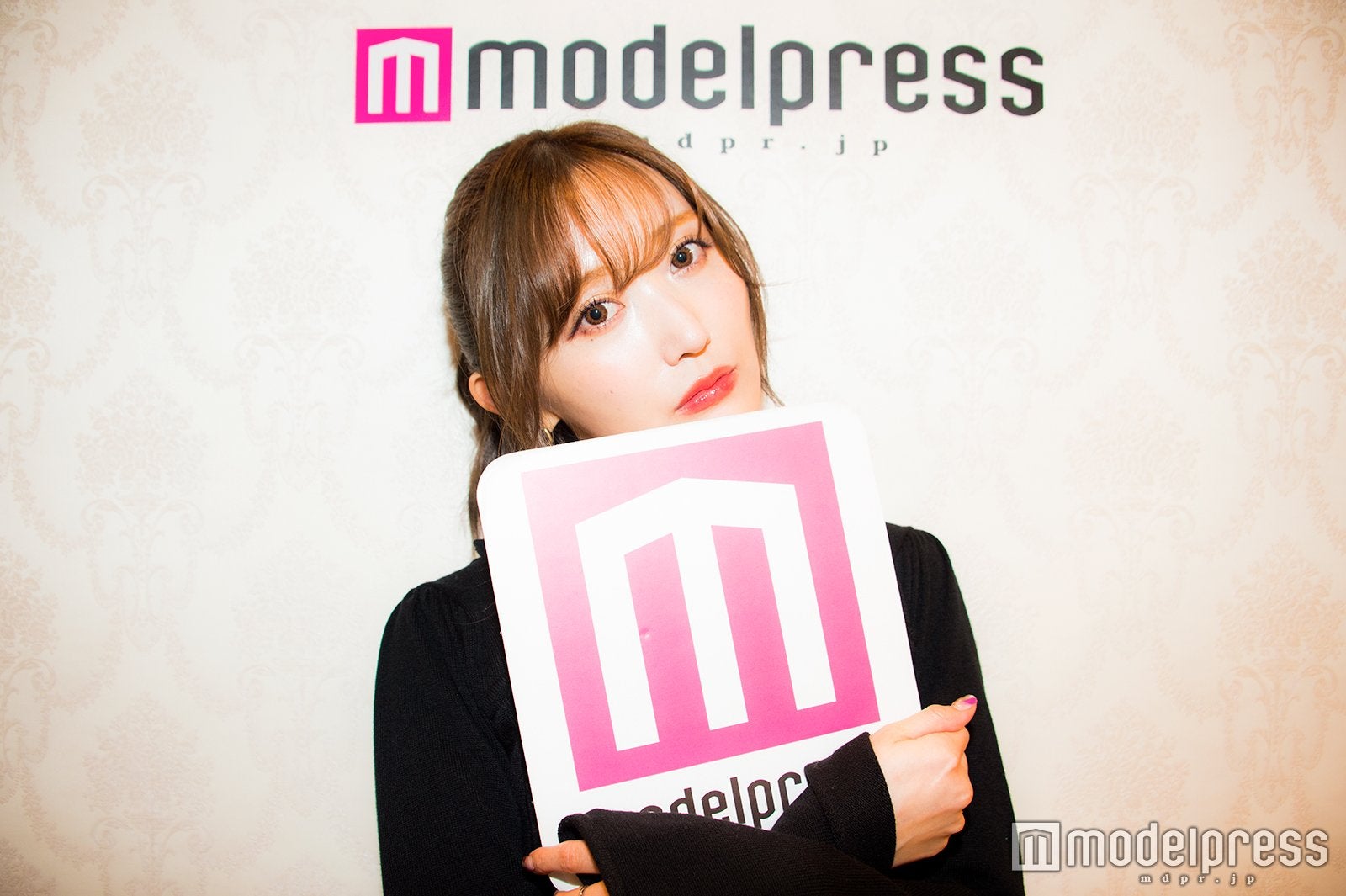 菅野結以／「モデルプレス」フォトスペースにて（C）モデルプレス