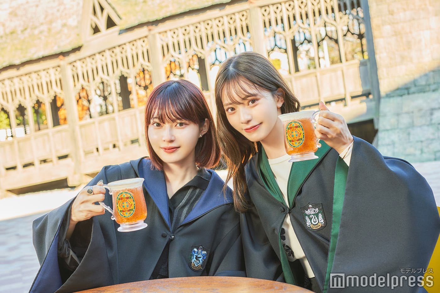 (左から)山崎江莉、藤田みりあ(C)モデルプレス