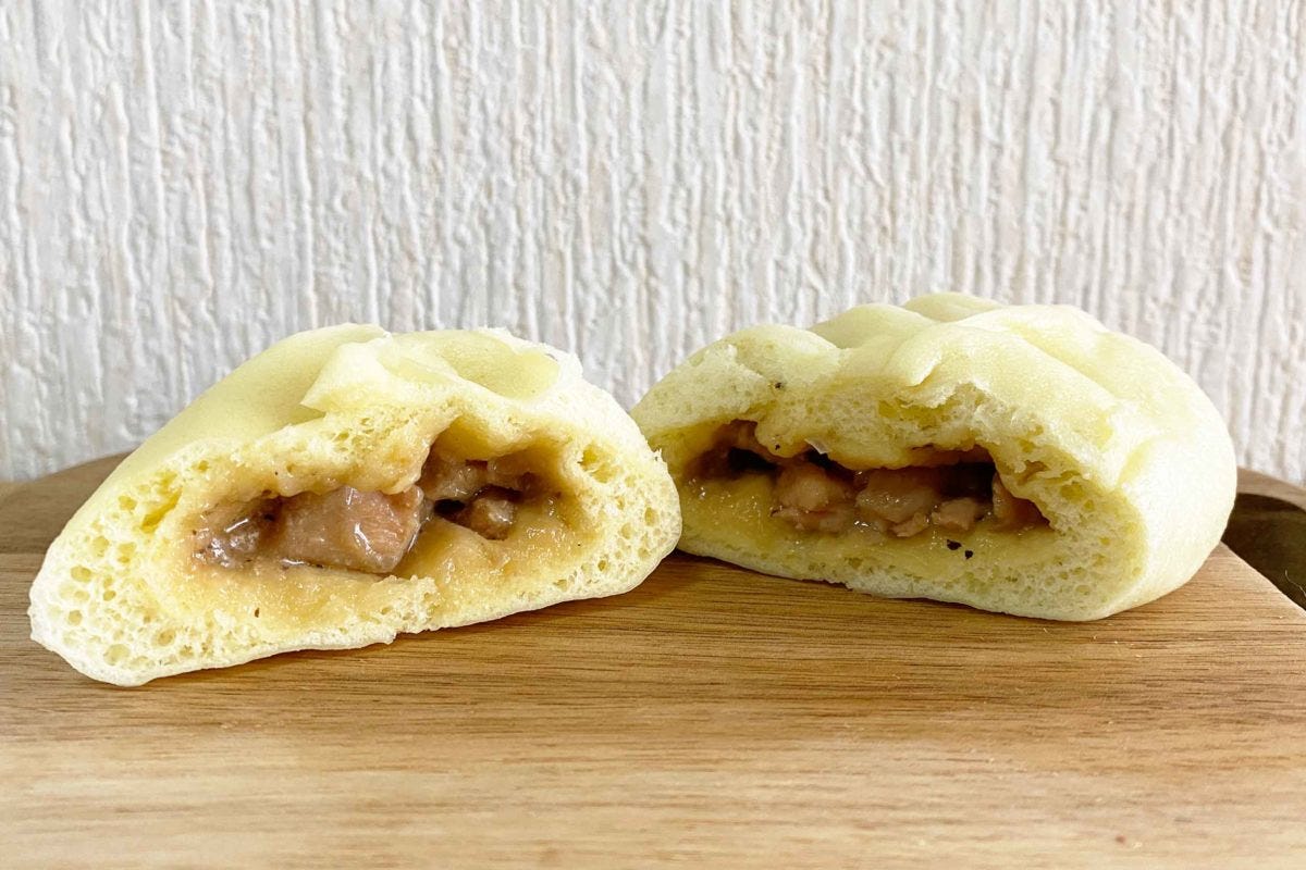 ファミマ「ガーリックバターチキンまん」