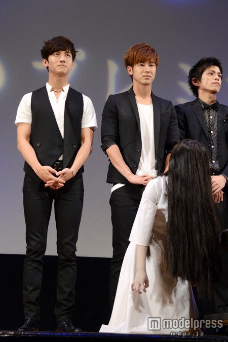 東方神起（左から）チャンミン、ユンホ