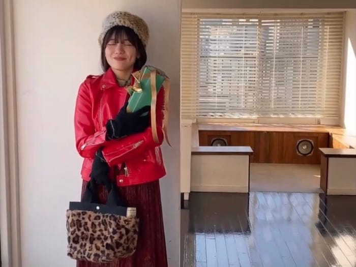 名作CMを完全再現した河田陽菜(提供写真)