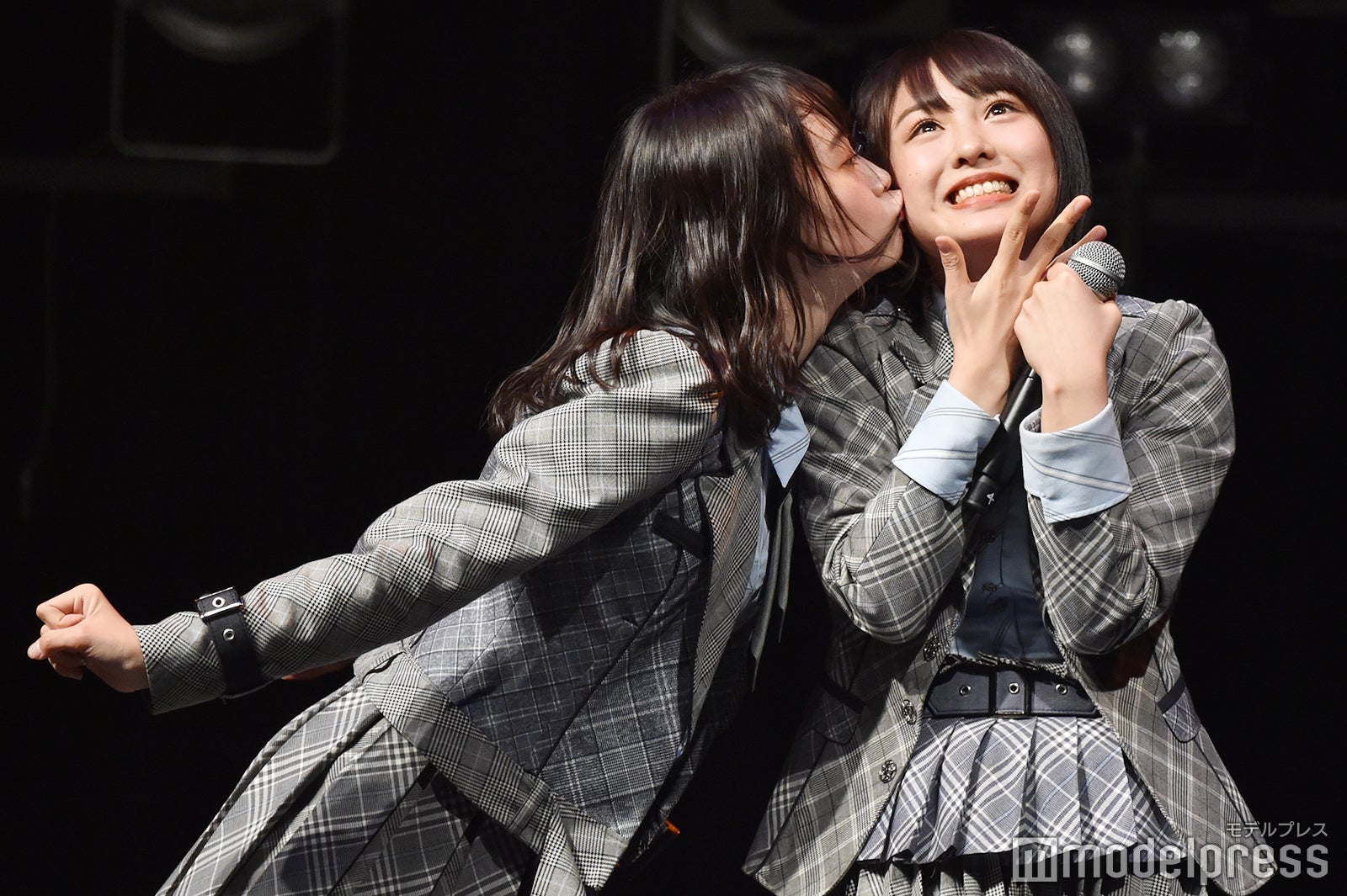 横山結衣、山田菜々美（C）モデルプレス