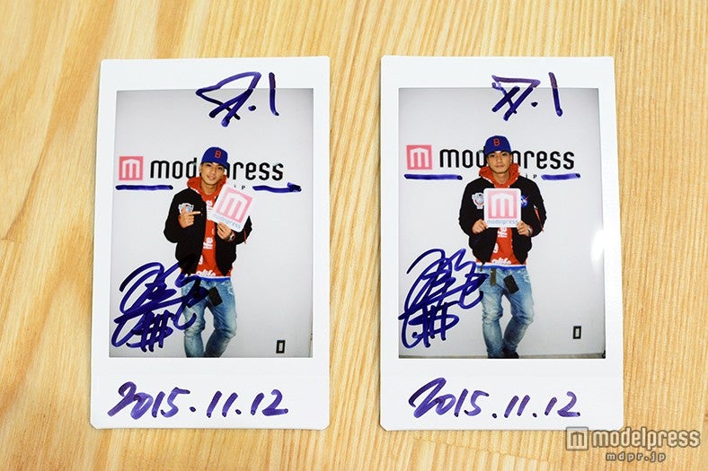 サイン入りチェキ