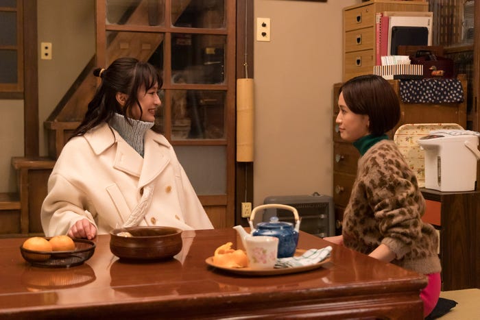 門脇麦、前田敦子「厨房のありす」第4話より(C)日本テレビ