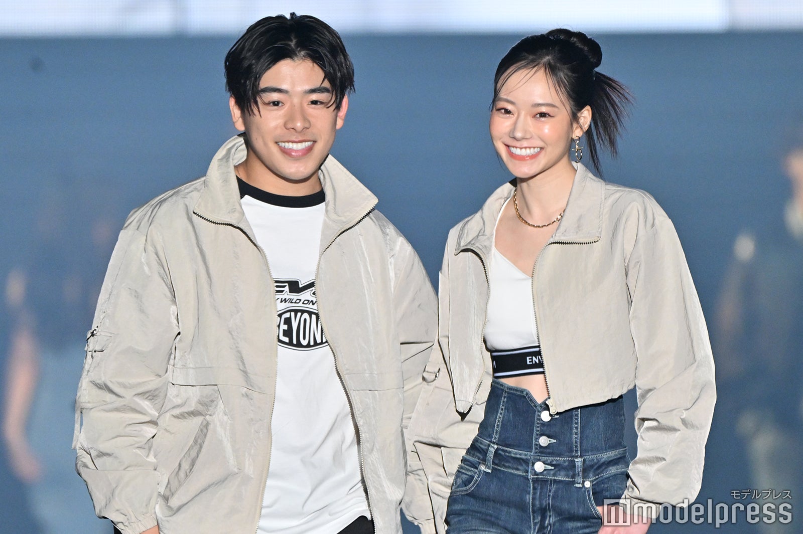 ブランドバッグ通販サイト なこなこカップル、キス寸前距離まで接近 なごみはミニ丈キャミ その他