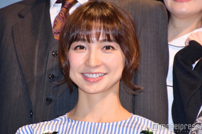 篠田麻里子、4歳娘と密着ハグ 2ショット続々公開に「天使と女神」「口元似てる」の声