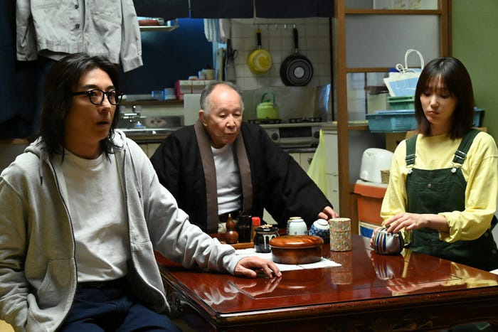 高橋一生、橋爪功、本田翼「6秒間の軌跡~花火師・望月星太郎の2番目の憂鬱」第2話より(C)テレビ朝日