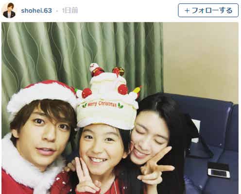 三浦翔平、三吉彩花らと仲良し“密着”クリスマス「癒される」「家族みたい」と反響