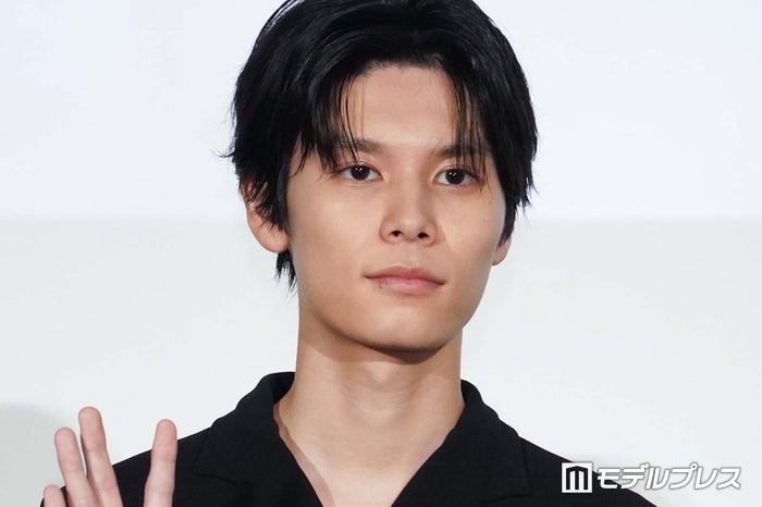 萩原利久、舞台挨拶日に遅刻「マネージャーさんの電話で起きまして」【朽ちないサクラ】