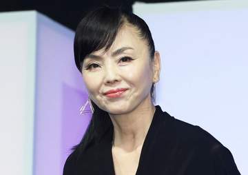 松田龍平＆翔太の母女優 65歳誕生日祝福に「涙が」 龍平のモデル妻＆長女と幸せ笑顔 翔太が反応「みーちゃん♥」