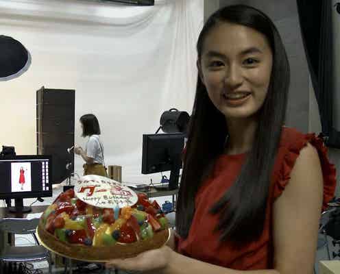 「僕やり」で注目の美女・八木莉可子、笑顔弾けるダンスを披露