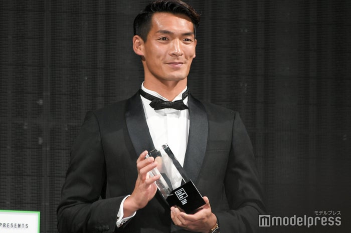 槙野智章選手 妻 高梨臨から 刺激をもらっています 新婚生活質問に照れ News Award 18 モデルプレス 槙野智章選手 妻 高梨臨から 刺激をもらっています 新婚生活質問に照れ News Award 18 モデルプレス