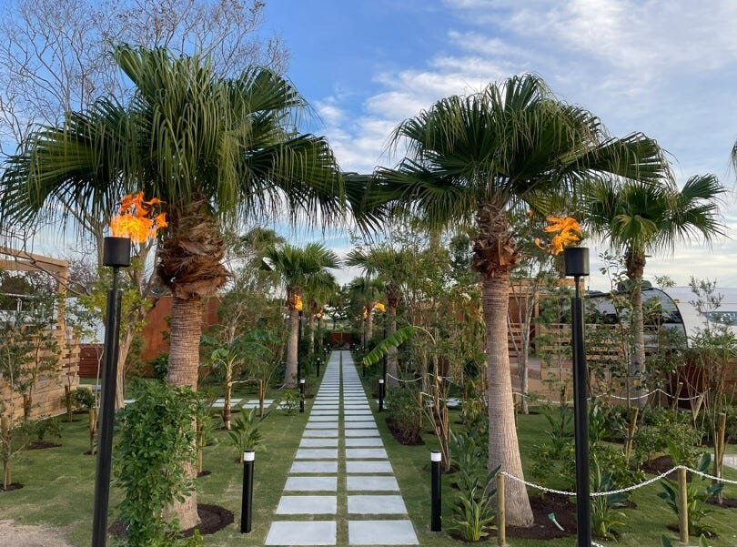 兵庫・淡路島にハワイアンな複合リゾート「アワジ ラニカイ スクエア」宿泊施設や飲食店を併設