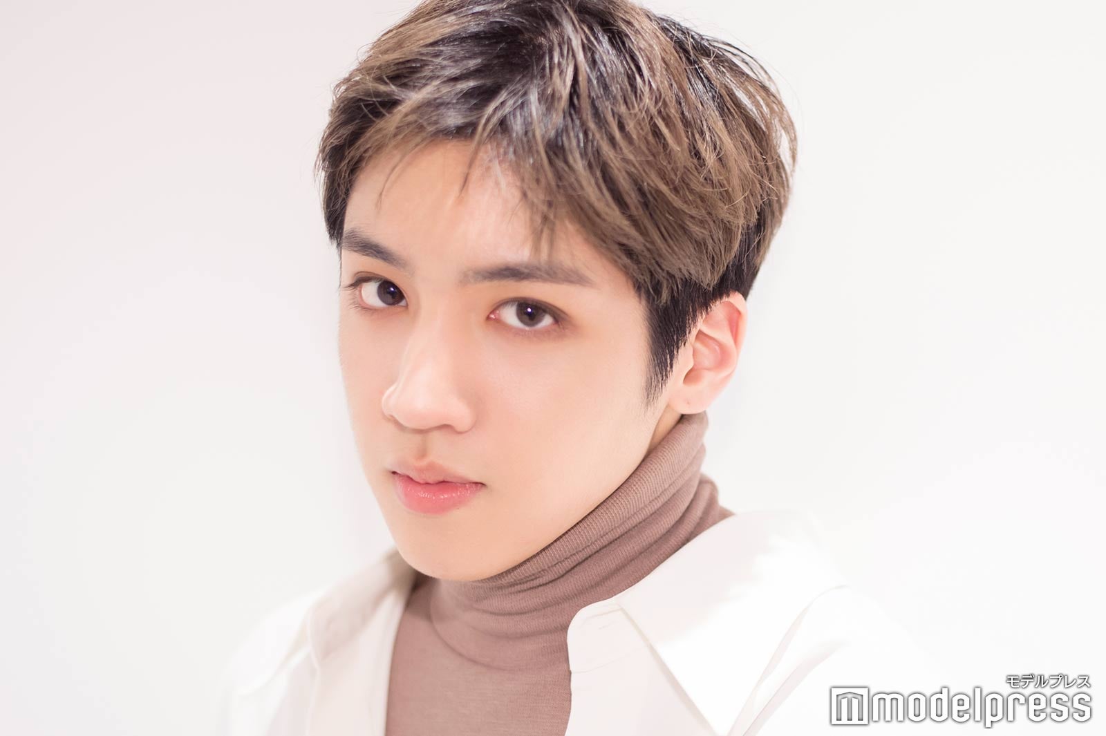 ウソク （C）モデルプレス