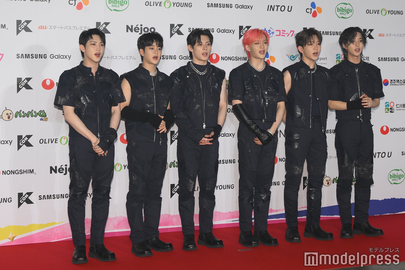 THE NEW SIX
（左から）テフン、ヒョンスン、ギョンジュン、ジュンヒョク、ソンジュン、フィ（C）モデルプレス