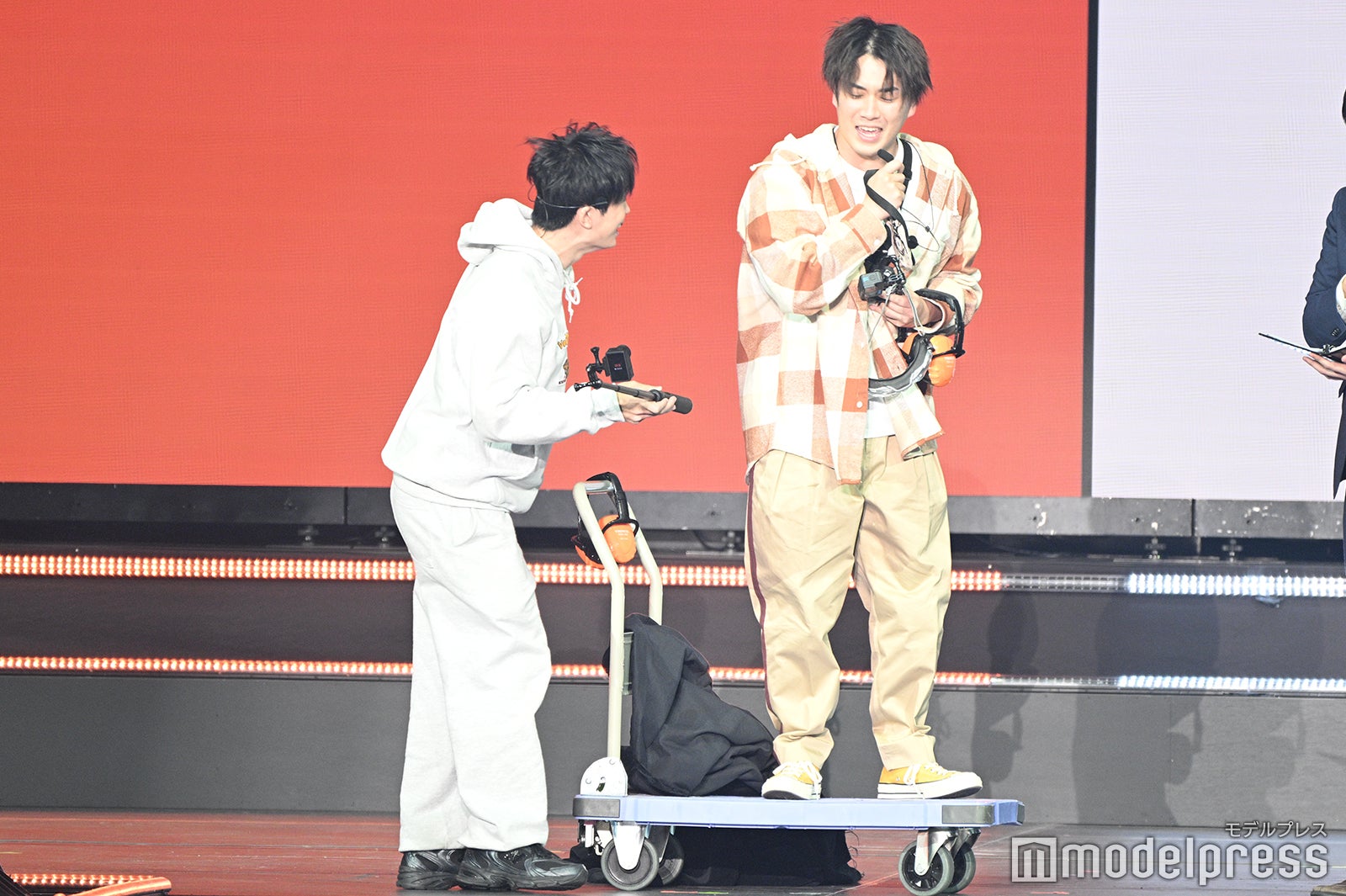 すしらーめんりく、カンタ（水溜りボンド）（C）モデルプレス