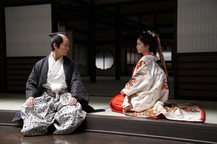 亀梨和也、小芝風花「大奥」第7話より(C)フジテレビ