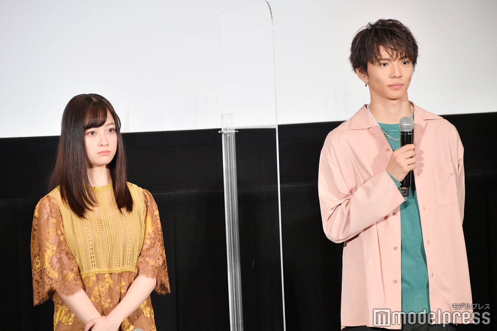 橋本環奈、佐藤大樹（C）モデルプレス