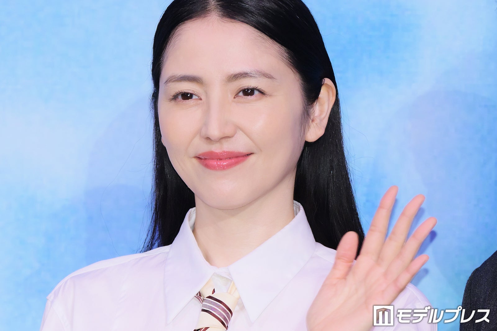 長澤まさみ、散歩ついでに差し入れしたもの  共演者が明かす「かっこよすぎて」【このごにおよんで愛など】