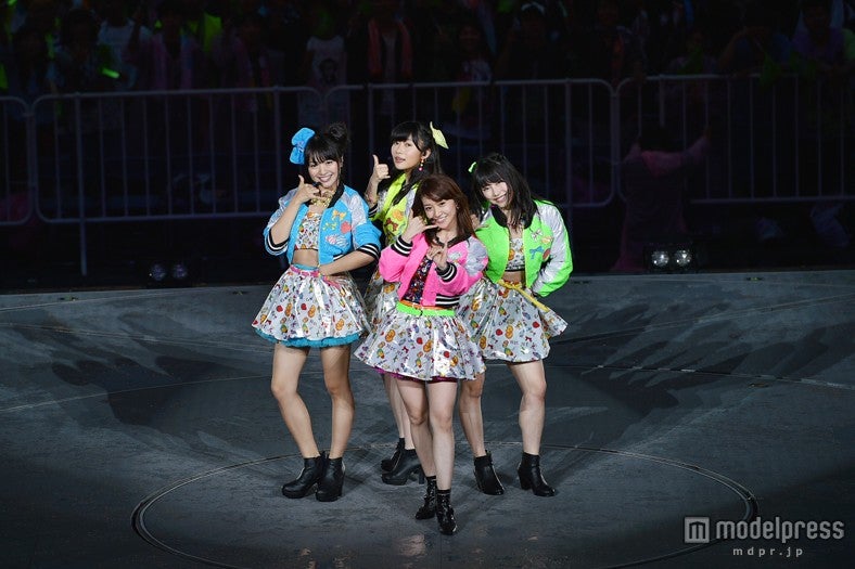 「大島優子卒業コンサート in 味の素スタジアム ～6月8日の降水確率56％（5月16日現在）、てるてる坊主は本当に効果があるのか？～」（C）AKS